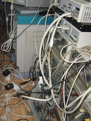 [image: brown Sun VME crates, from behind]