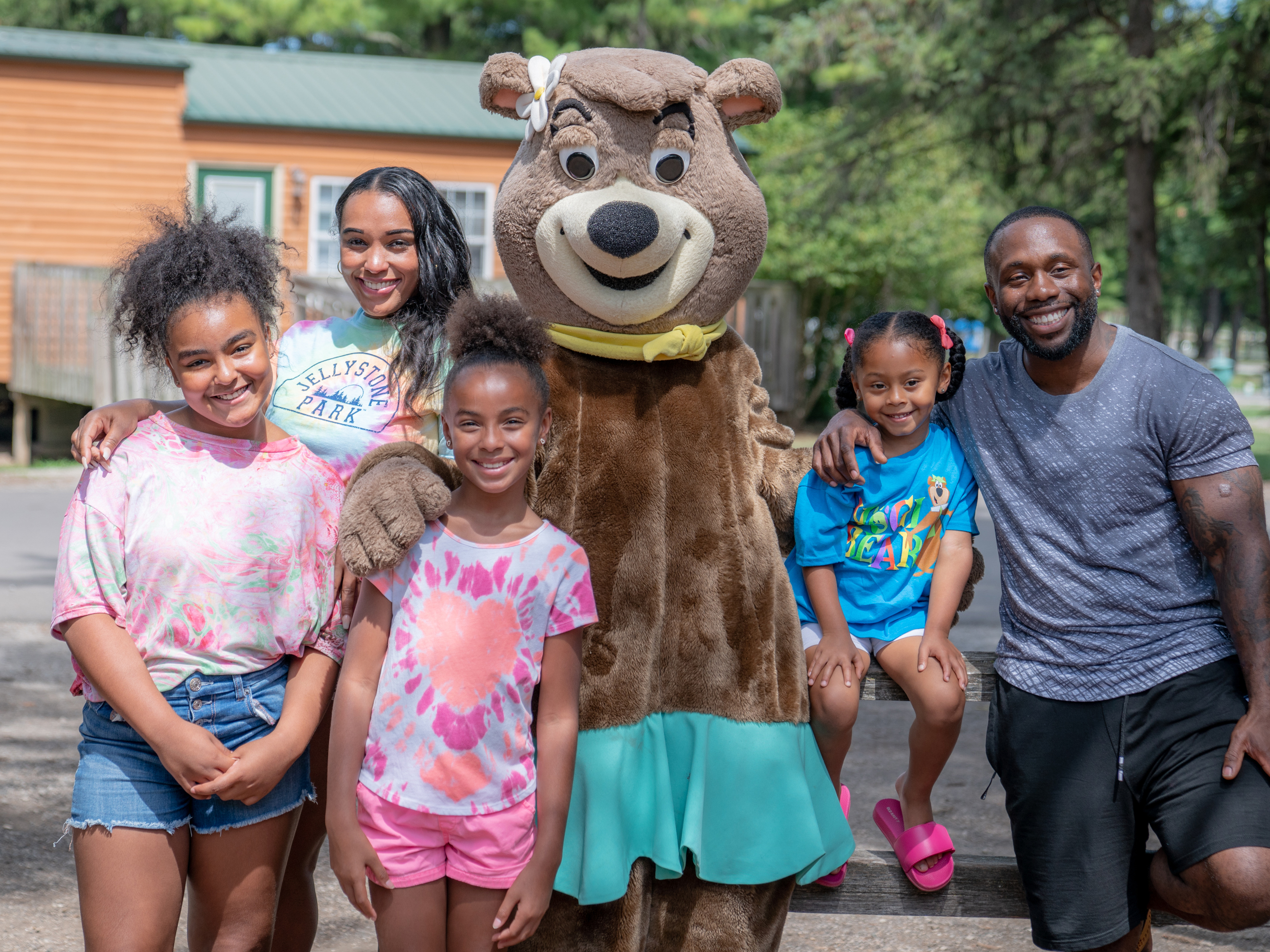 Cindy Bear™ Sweet Escape