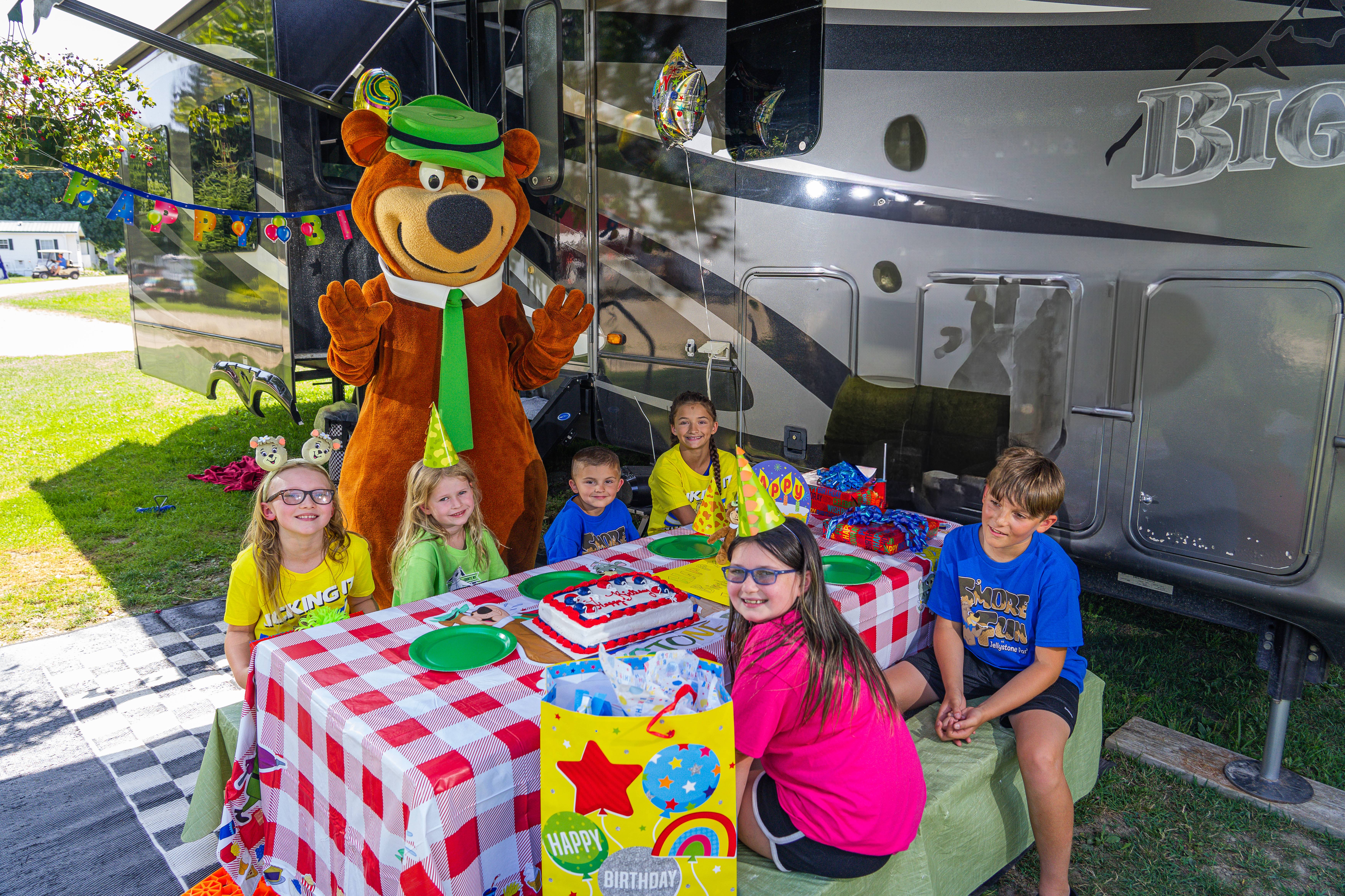 🎉 Yogi Bear™ Birthday Celebration Weekend! 🎉
