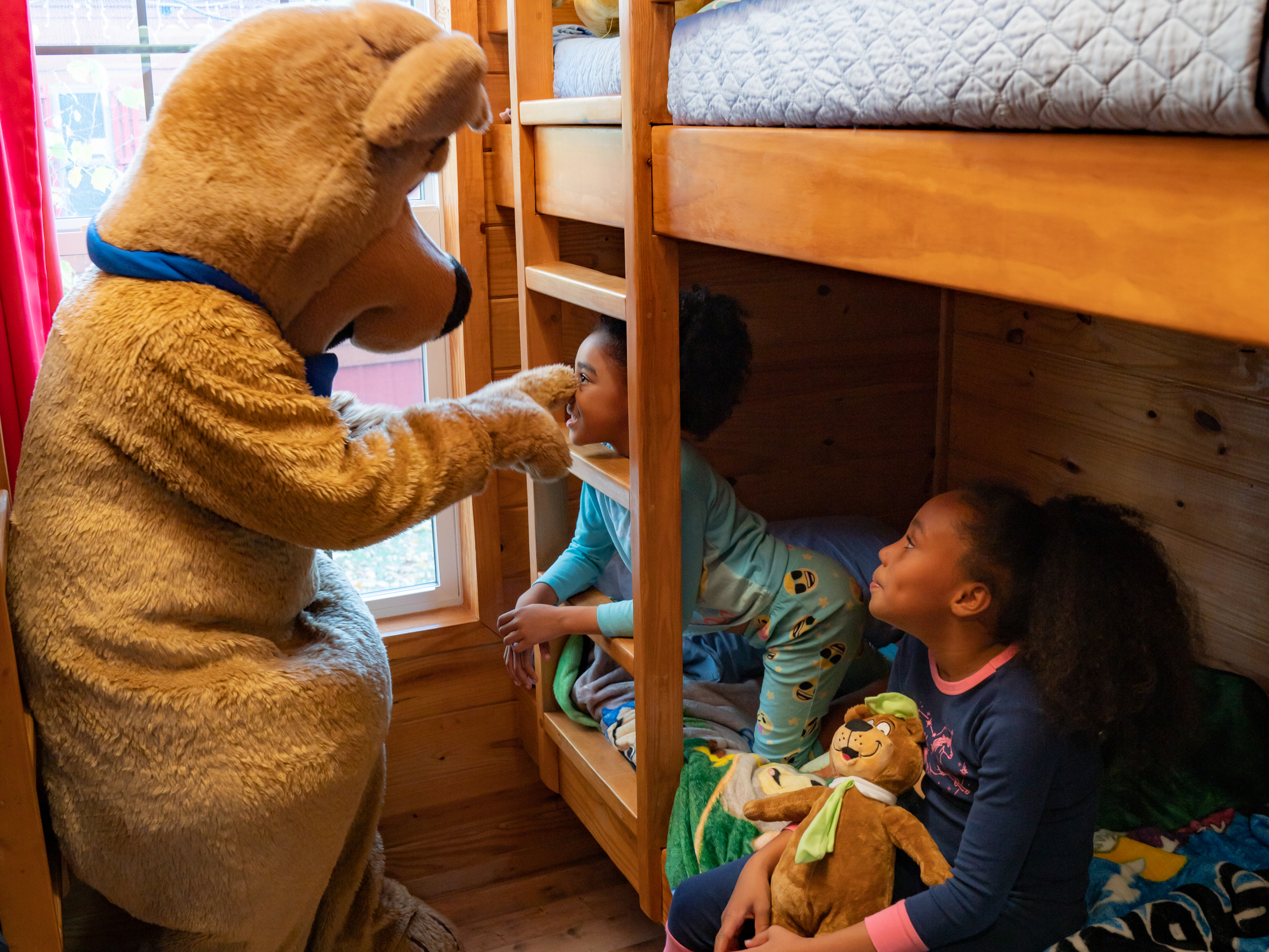 Snoozy Slum’bear’ Sleepover Party