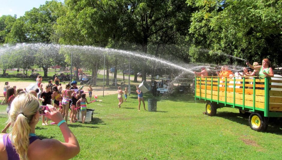 SPLASH-TACULAR WATER WARS