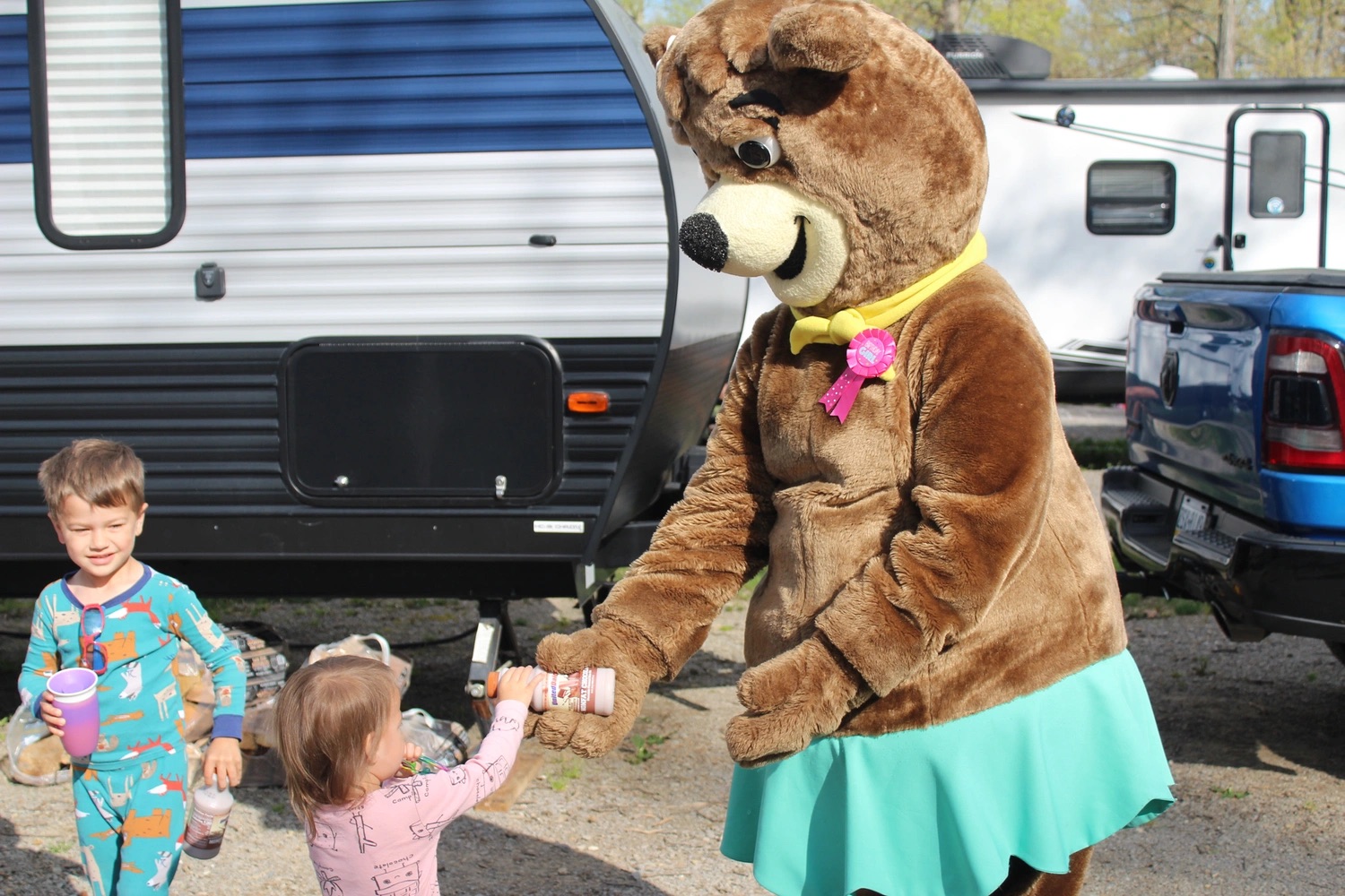 Cindy Bear™ Sweet Escape