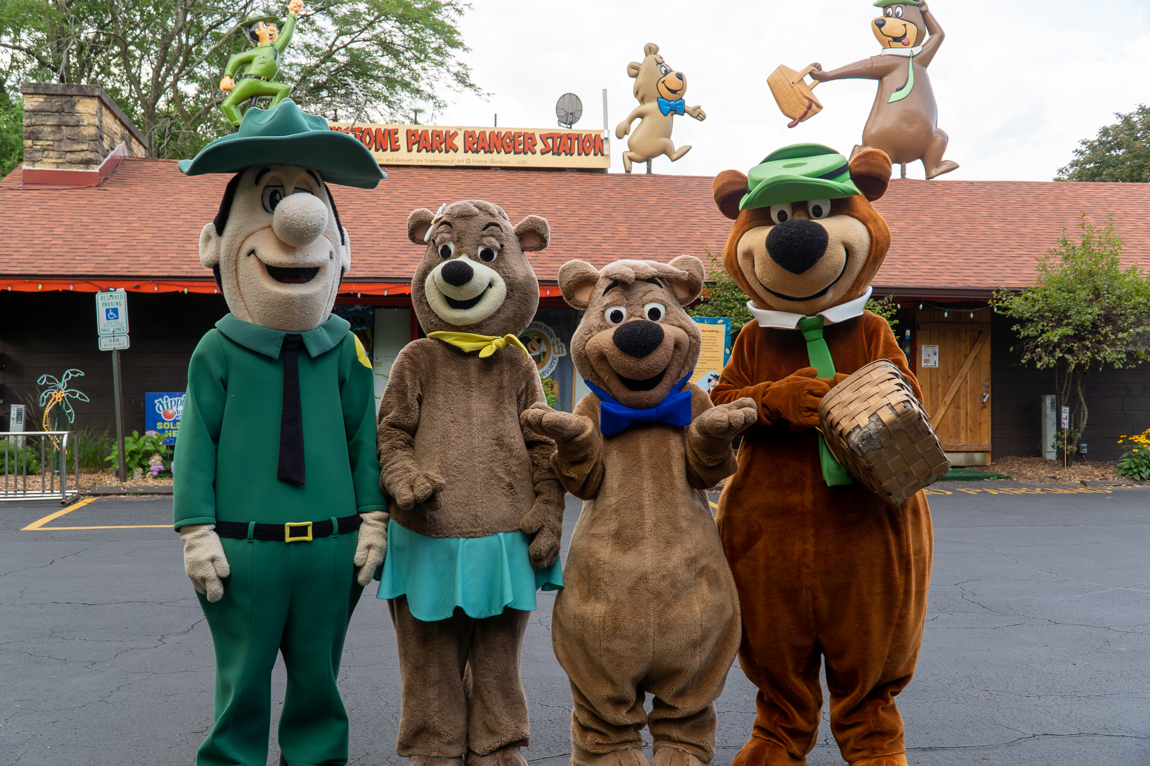 jp-jellystone-park-wisconsin-dells-2022-lifestyle-photoshoot-395.jpg