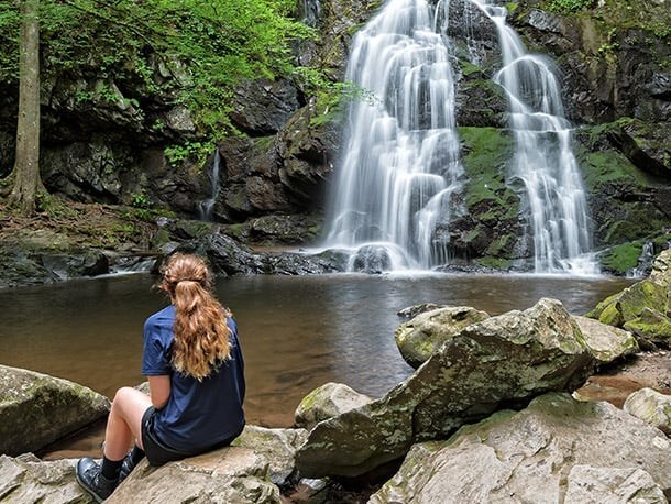 What is the best way to get around Gatlinburg?