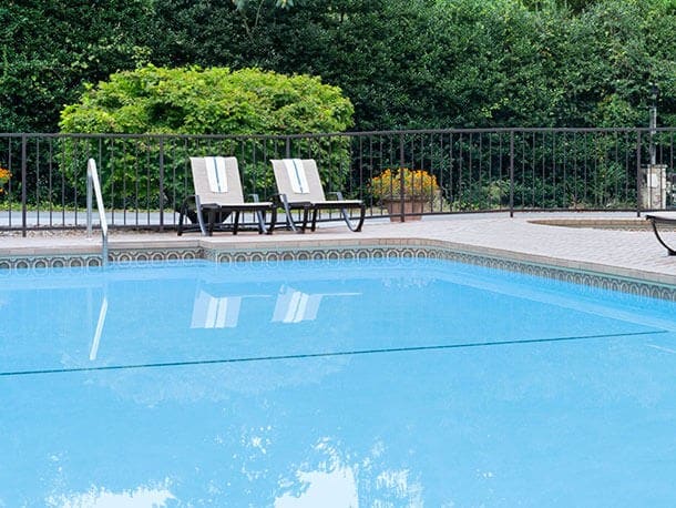 Is there a pool at Gatlinburg River Inn?