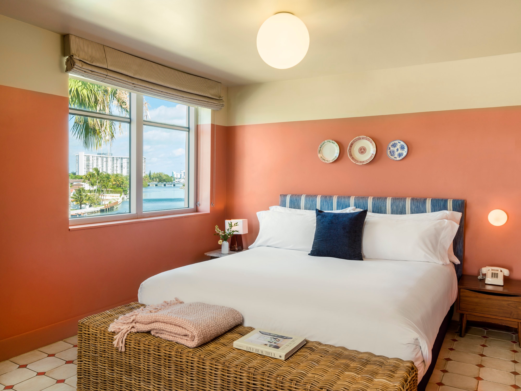 Hotel Trouvail Miami Beach — photo 12 of 28