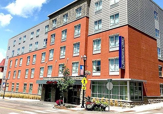 Hampton inn st. Albans was recognized as a