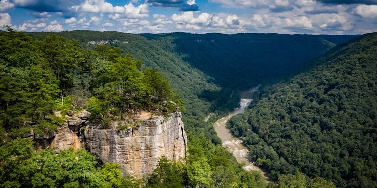 Photo shows Endless Wall and the New River, Best Hikes in West Virginia