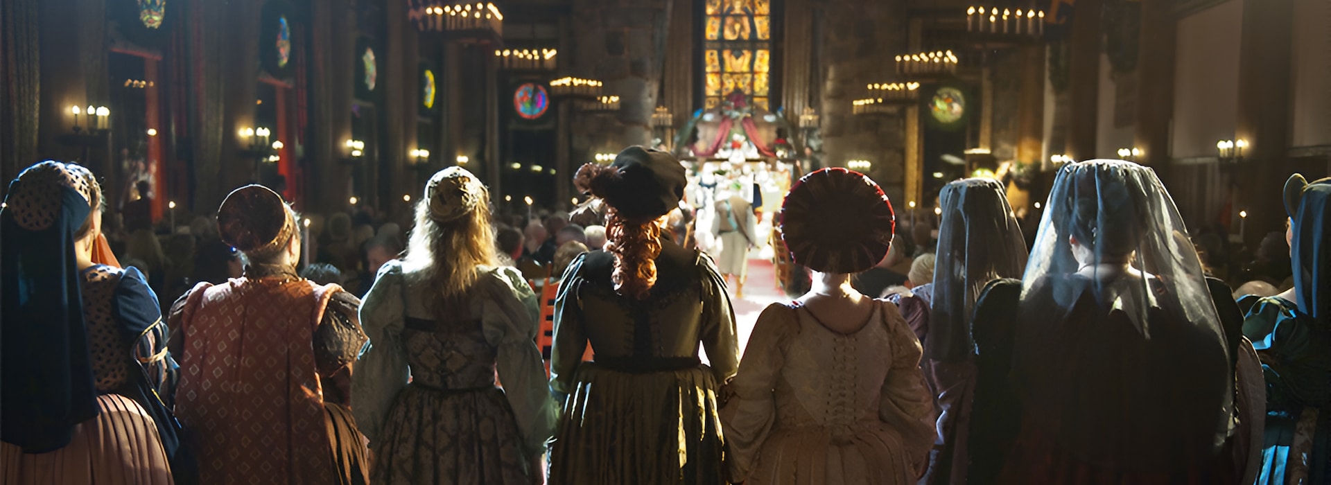 The cast of The Queen's Gambit poses together Yosemite National Park Lodging and Activities - California - United States