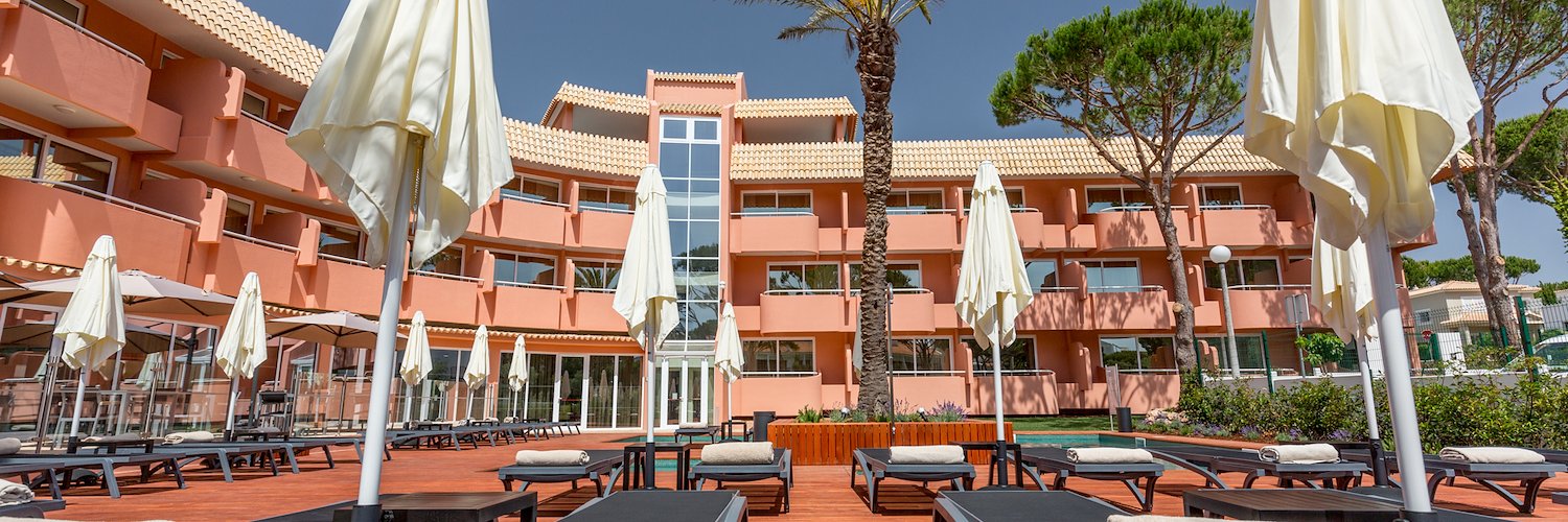 Relaxe na piscina exterior do Vilamoura Garden Hotel, Algarve