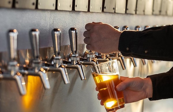 Currently On Tap rooftop bar and restaurant charleston sc