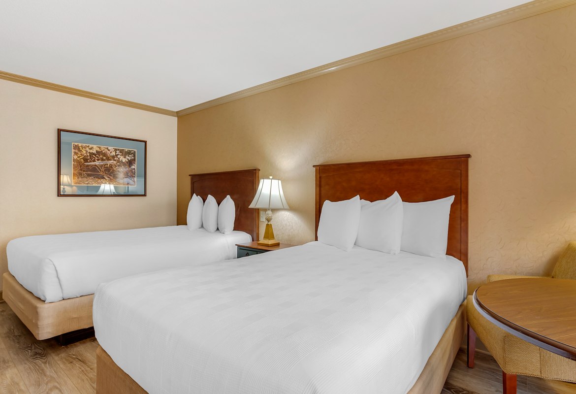 Two Bedrooms At Best Western Plus Morristown Inn
