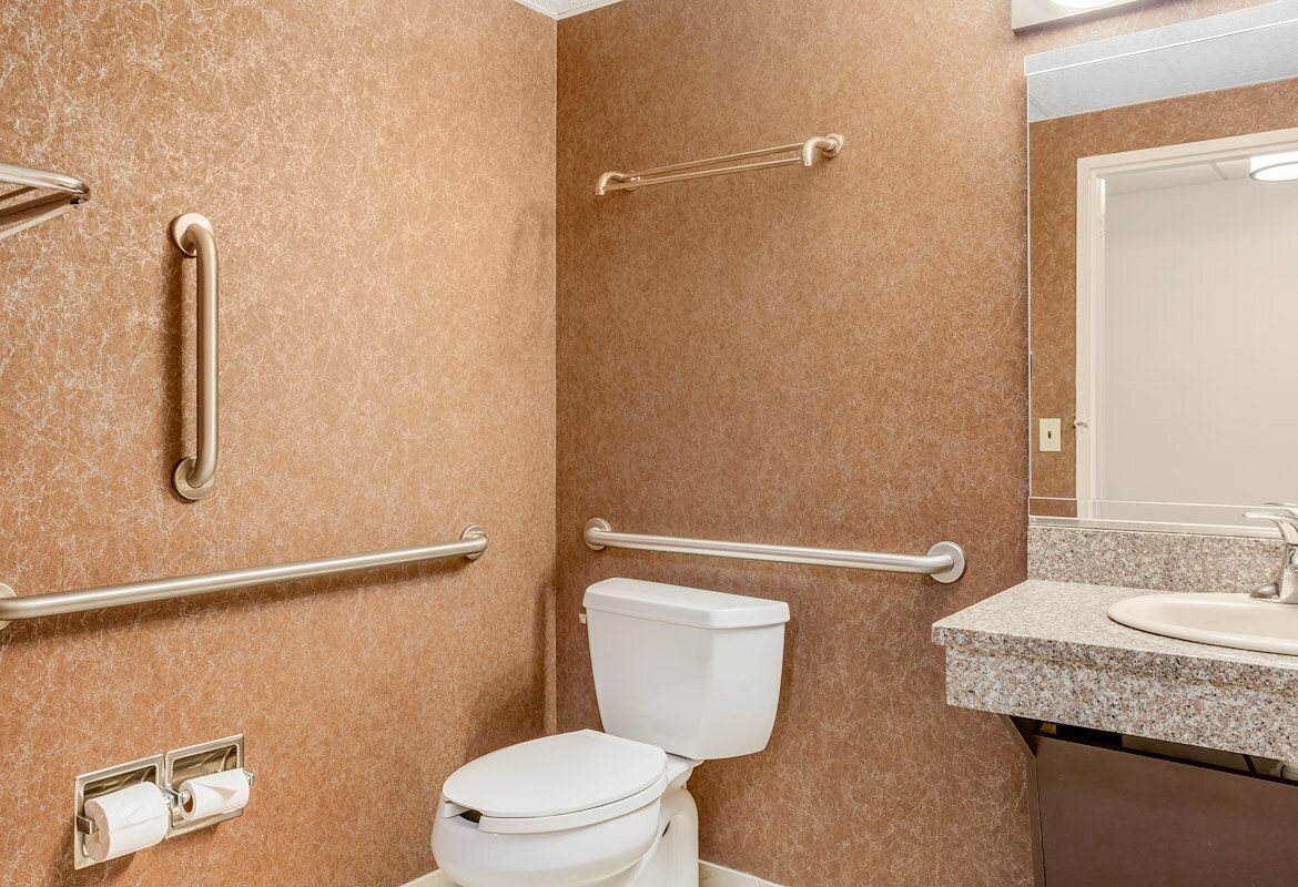 Two Bedrooms Bathroom At Best Western Plus Morristown Inn