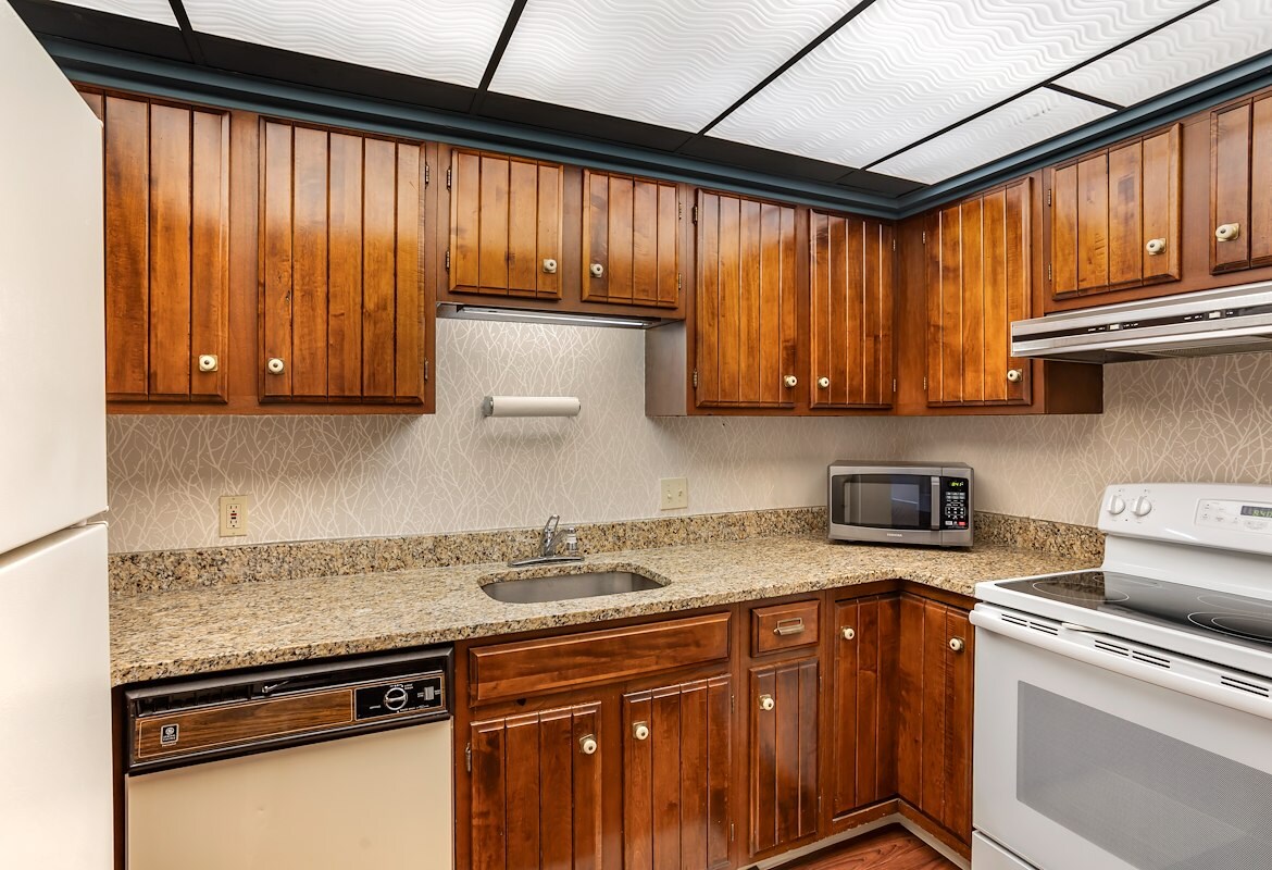 Apartment Kitchen View At Bw Morristown
