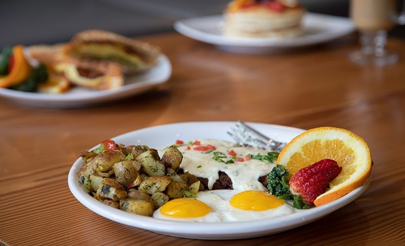 Enjoy Delicious Food at Best Western Plus Ocean View Resort