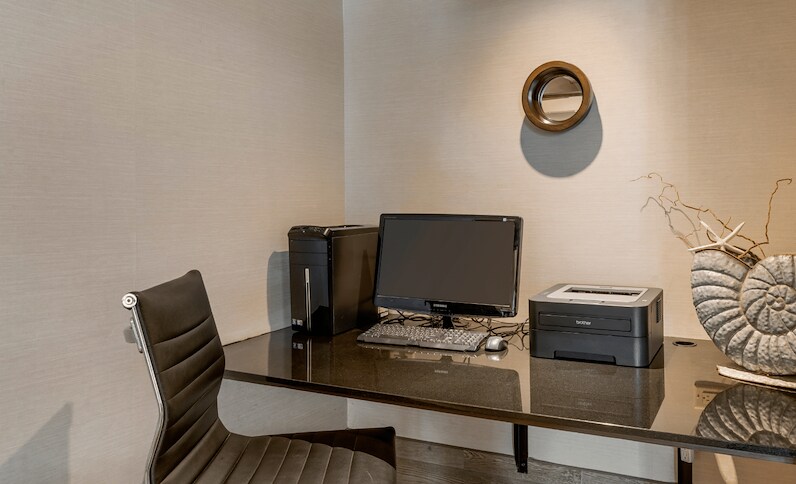 Best Western Plus Ocean View Resort Business Center