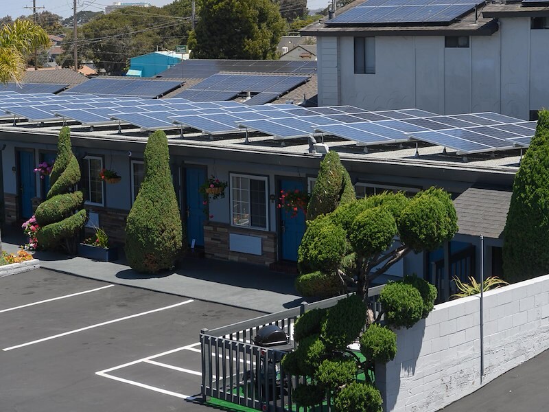Monterey's Green Hotel - 1