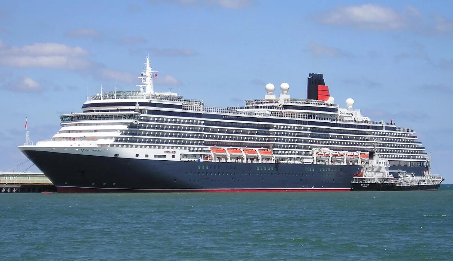 Cunard Queen Victoria Cruise Ship Offered by Shore Excursions in Roberts Hawaii, Honolulu, HI, USA