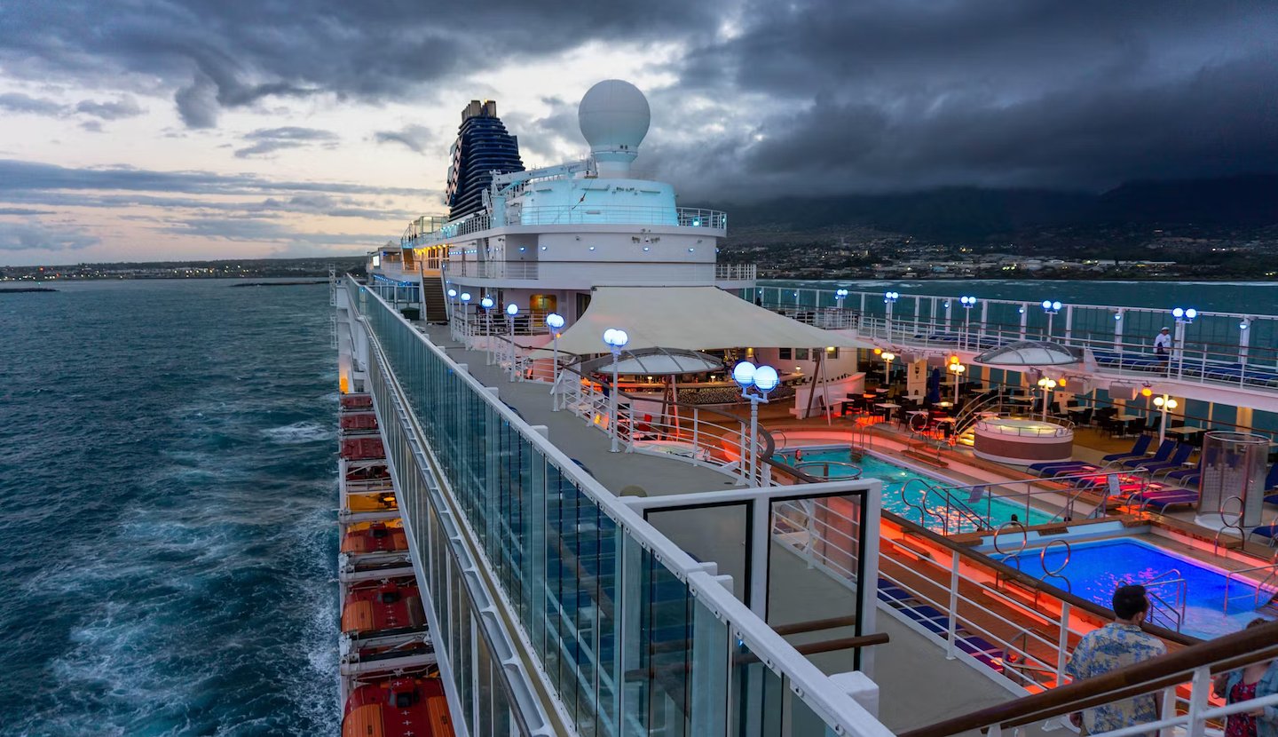 Norwegian Jewel Cruise Ship with Swimming Pool Offered by Shore Excursions in Roberts Hawaii, Honolulu, HI, USA