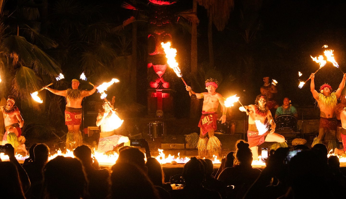 Chief's Luau Fire Show Roberts Hawaii