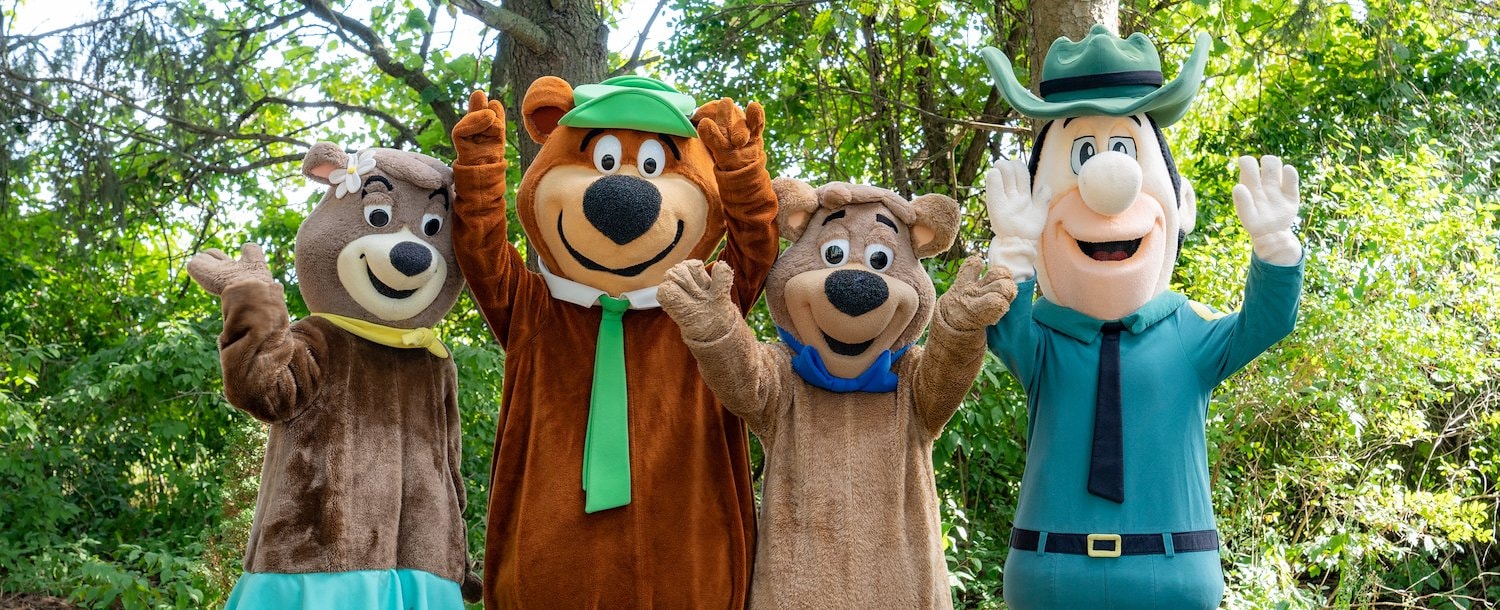 Character Interactions of Jellystone Park™ Williamsport