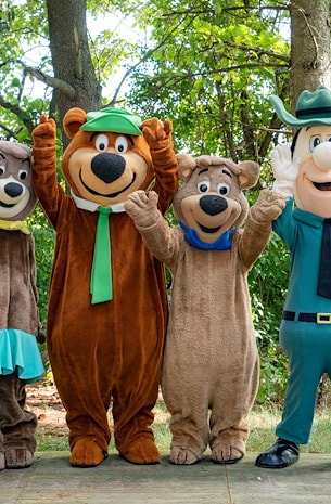 Character Interactions of Jellystone Park™ Williamsport