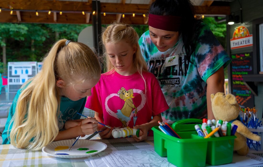 Arts & Crafts in Jellystone Park™ Pigeon Forge