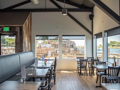 Waterfront Grille in Jellystone Park™ Tower Park