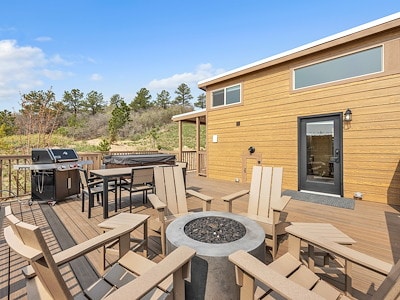 Stay Your Way at Jellystone Park Larkspur