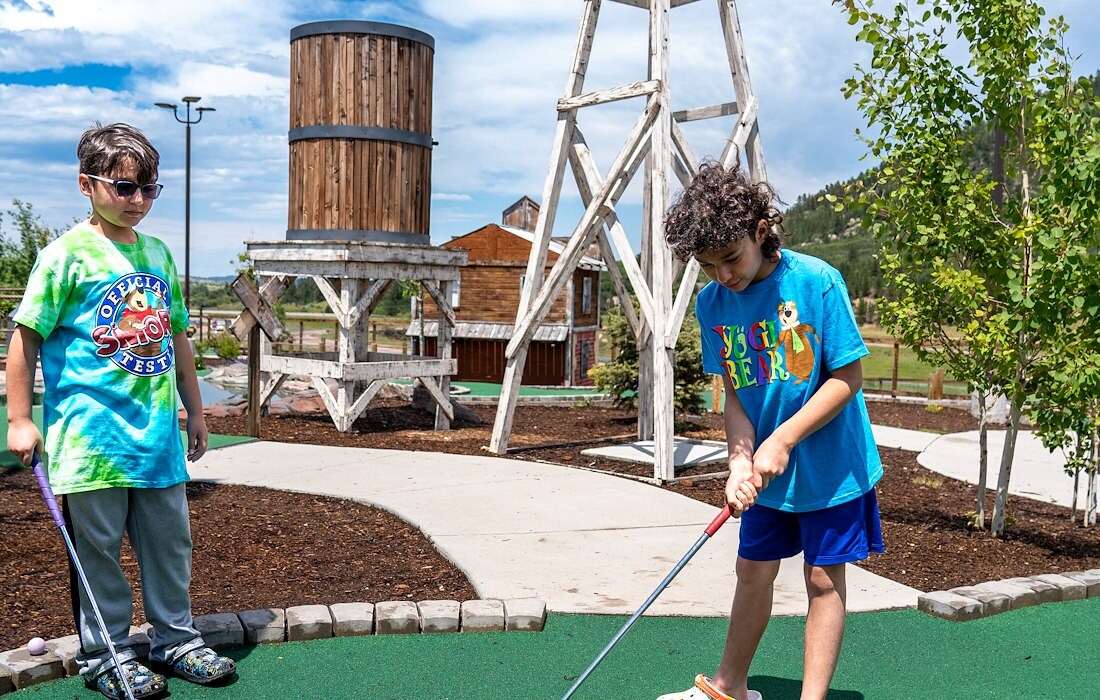 Mini Golf at Jellystone Park Larkspur