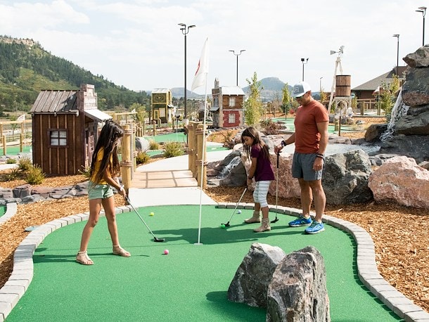 Mini Golf at Jellystone Park Larkspur