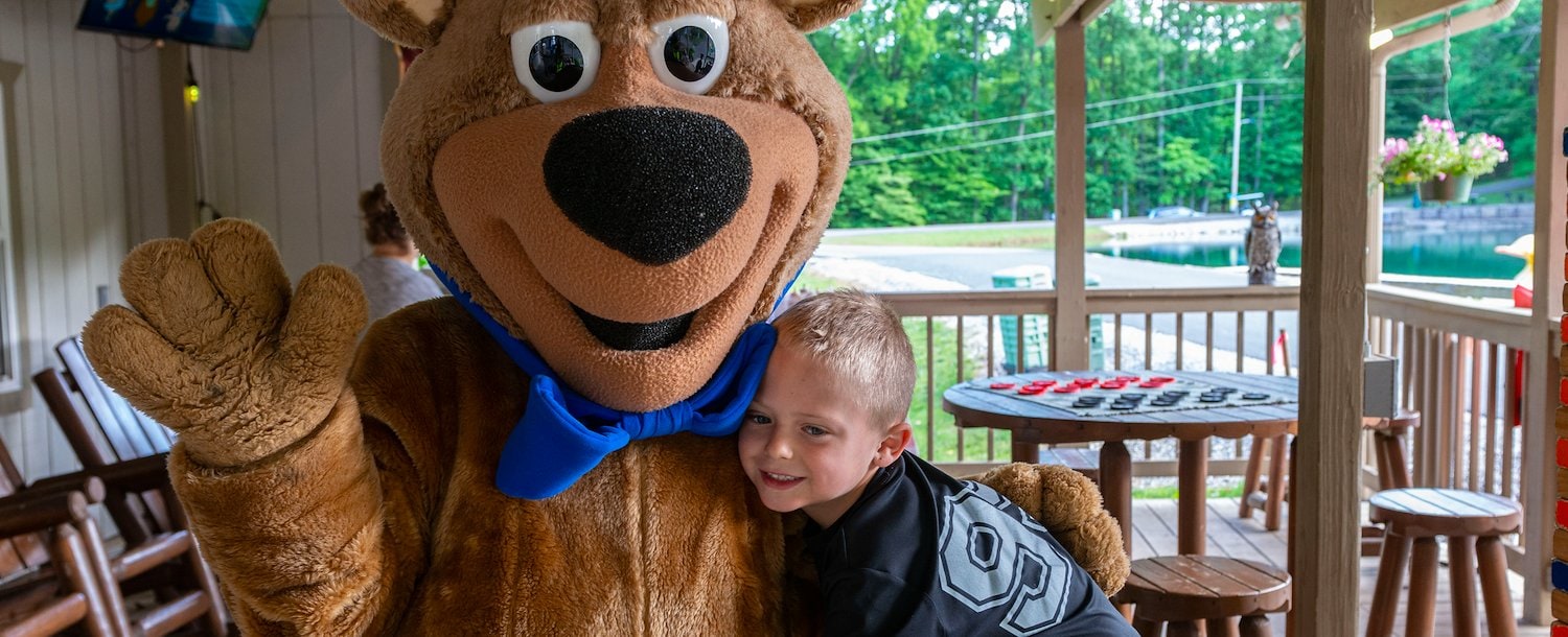 Character Interactions at Jellystone Park™ Columbus North