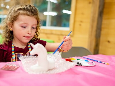 crafts at Jellystone Park™ Lakes Region