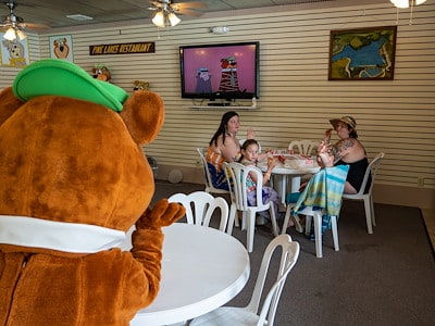 Cartoon Café of Jellystone Park, Caledonia