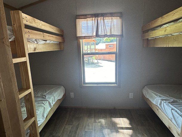 Pine Grove Yogi Cabins - 1