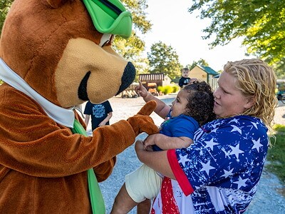 Become BFFs (Bear Friends Forever)!