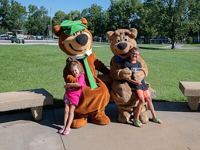 Become BFFs (Bear Friends Forever)!