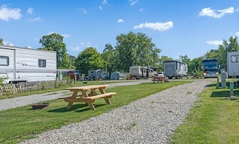 RV Sites at Jellystone Park™ Plymouth