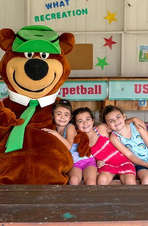 Character Interactions at Jellystone Park™ Plymouth