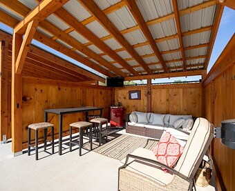 Pool Cabana Rental at Jellystone Park™ Glen Ellis