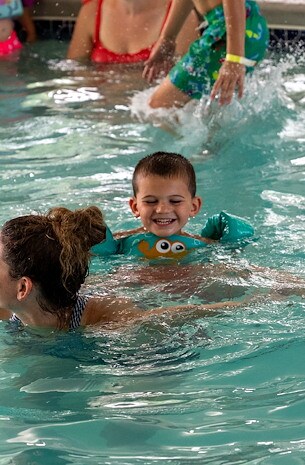 Indoor Swimming Pool at Jellystone Park™ Frankenmuth