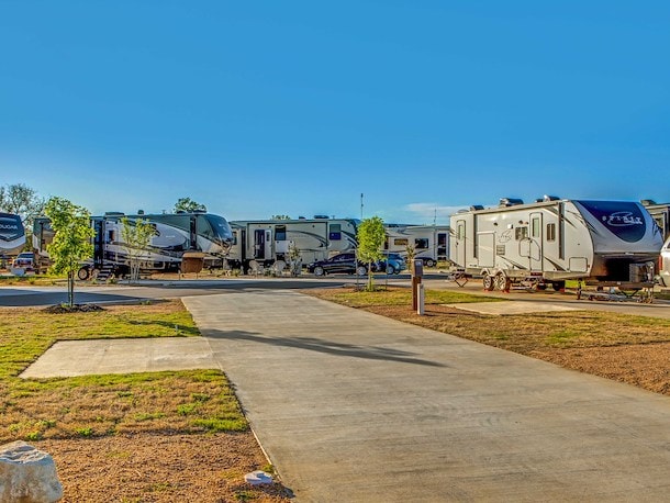 Pull-Thru 50/30 AMP RV Site - 1