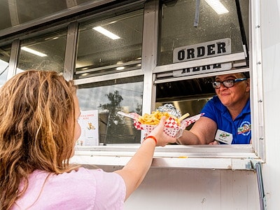 Campfire Canteen Food Truck at Jellystone Park™ Milton
