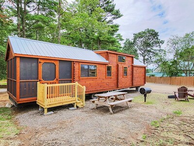 Stay Your Way at Jellystone Park™ Cranberry Acres