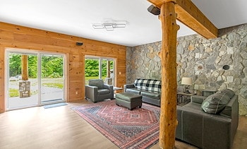 Lodging at Jellystone Park™ Androscoggin Lake