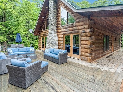 Stay Your Way at Jellystone Park™ Androscoggin Lake