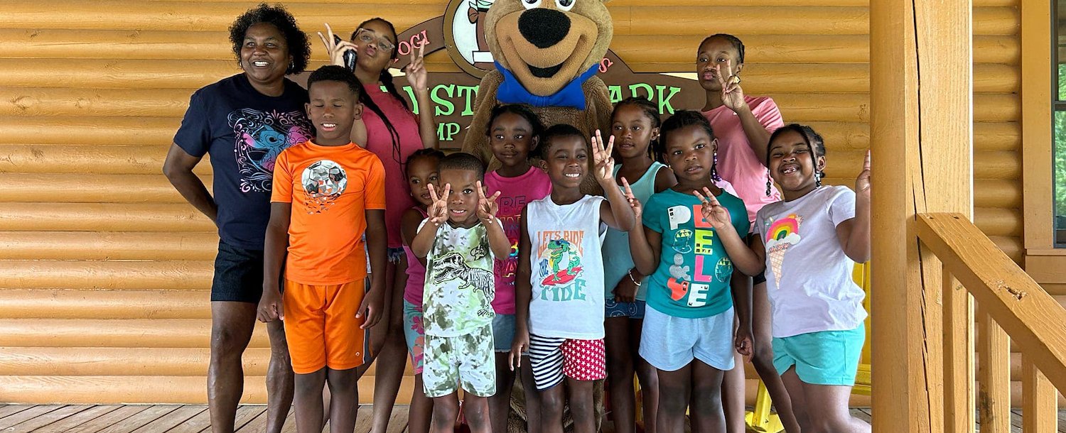 Character Interactions at Jellystone Park™ Tabor City