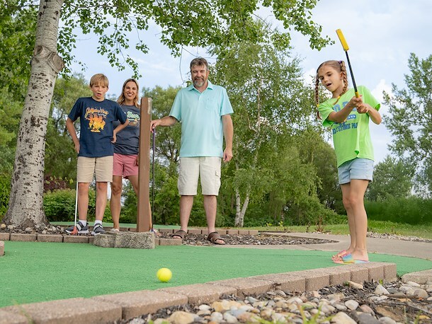 Jellystone Park™ Lake of the North, Michigan - Mini Golf