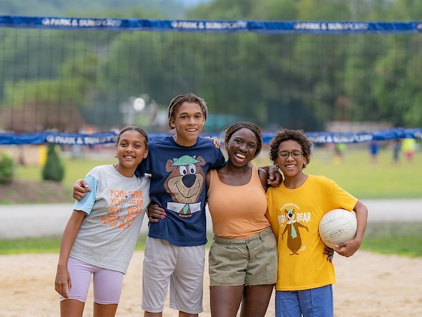 Volleyball at Jellystone Park™ Lake of the North