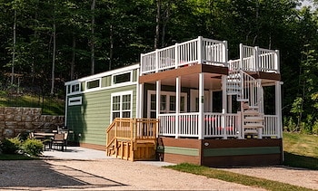 Lodging at Jellystone Park™ Petoskey